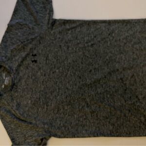 Under Armour Gray Short Sleeve Tee